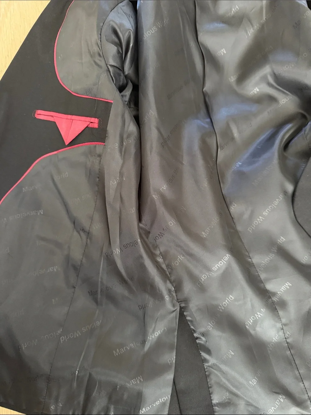 Marvelous world tailored black